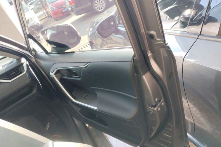 Used Toyota RAV4 2023 2.0L CVT Two-Wheel Drive Urban Edition
