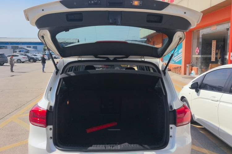 Used Volkswagen Tiguan 2016 280TSI Automatic Two-Wheel-Drive Silk Road Style Edition