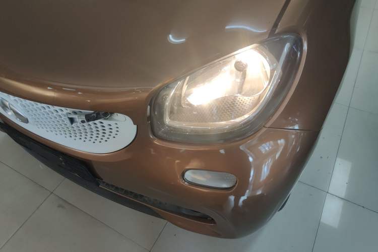 Used  forfour 2016 1.0L 52 kW Passion Edition
