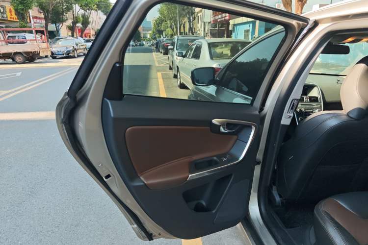 Used Volvo XC60 2016 T5 AWD Zhiyuan Edition
