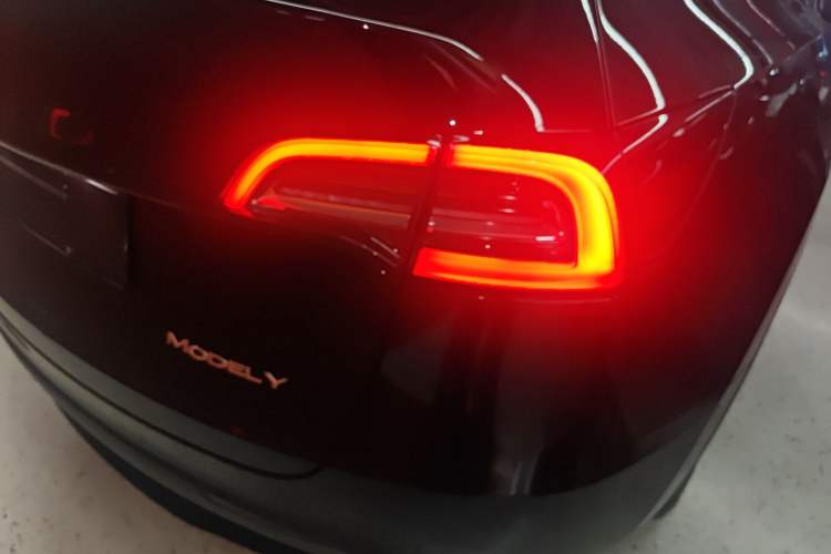 Used Tesla Model Y 2023 Rear-Wheel-Drive Version
