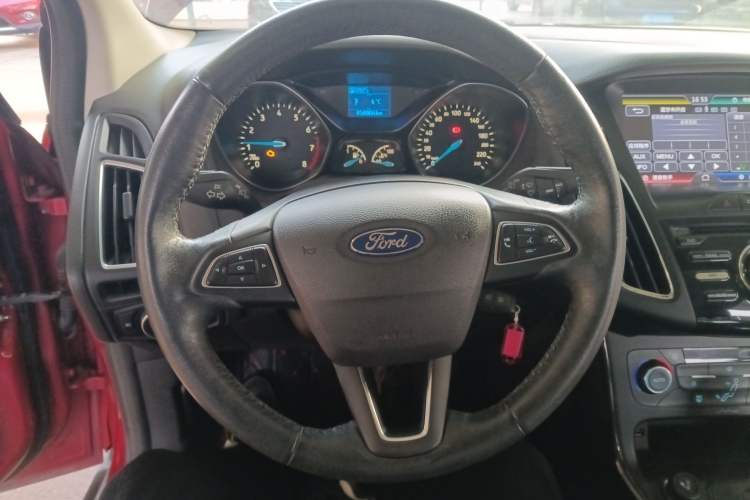 Used Ford Focus 2015 Hatchback 1.6L Automatic Fashion Edition
