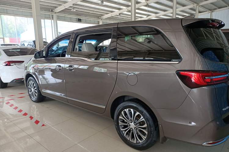 Used Buick GL8 2022 Land Executive Class 652T Prestige Model
