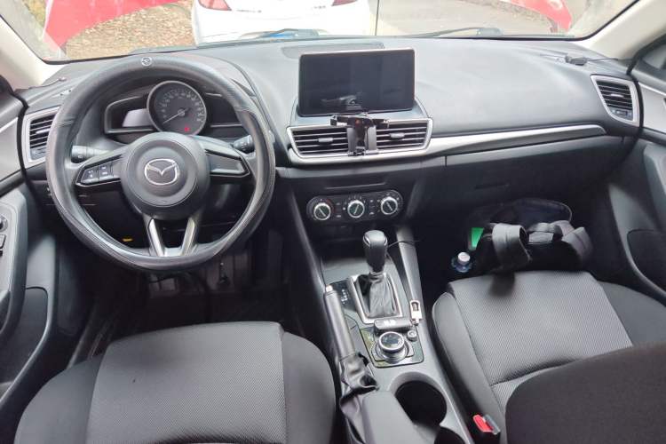 Used Mazda Mazda 3 Axela 2019 Cloud-Control Edition Hatchback 1.5L Automatic Comfort Model China VI Standard
