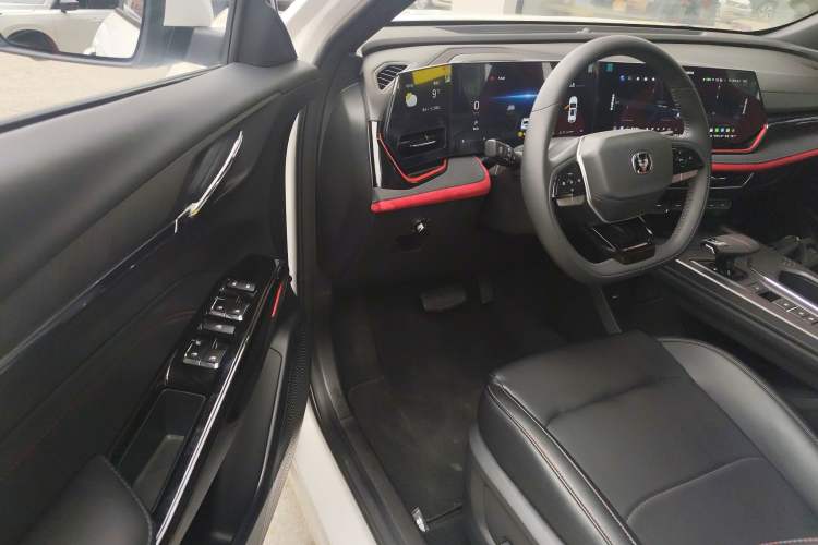 Used Changan X5 PLUS 2024 1.5T DCT ZhiZun Version
