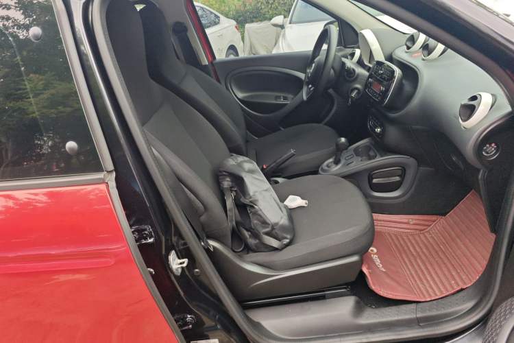 Used  forfour 2018 1.0L 52 kW Dynamic Edition
