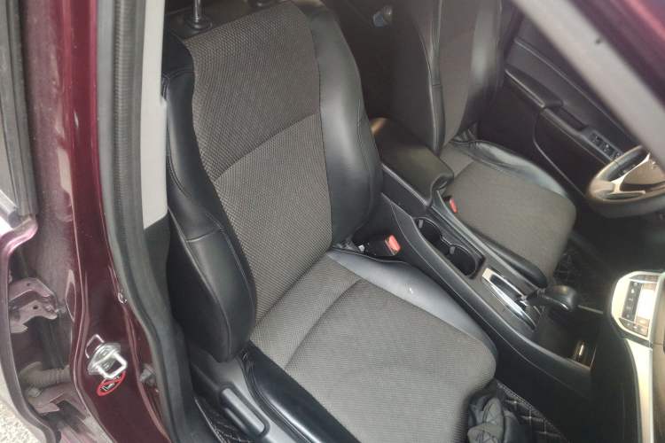 Used Honda Jade 2017 1.8L automatic Comfort version 5 seats
