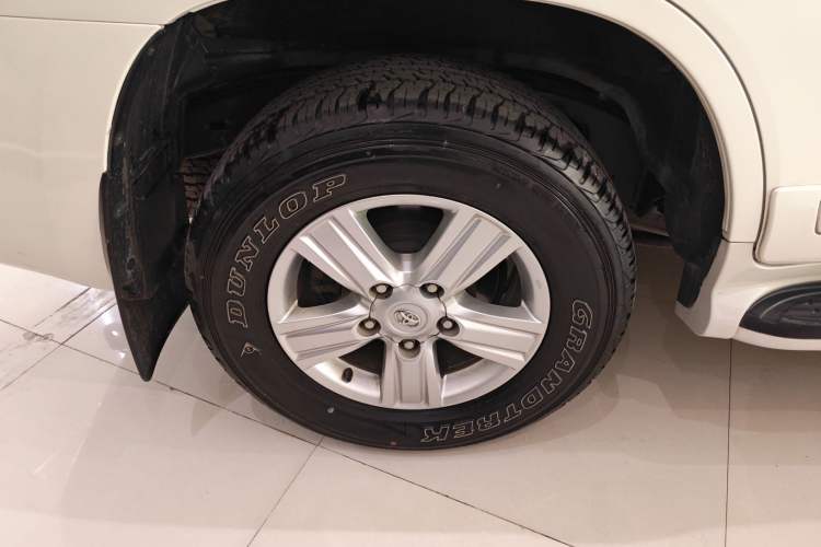 Used Toyota Land Cruiser 2015 4.0L V6 Middle East Low-Trim Version
