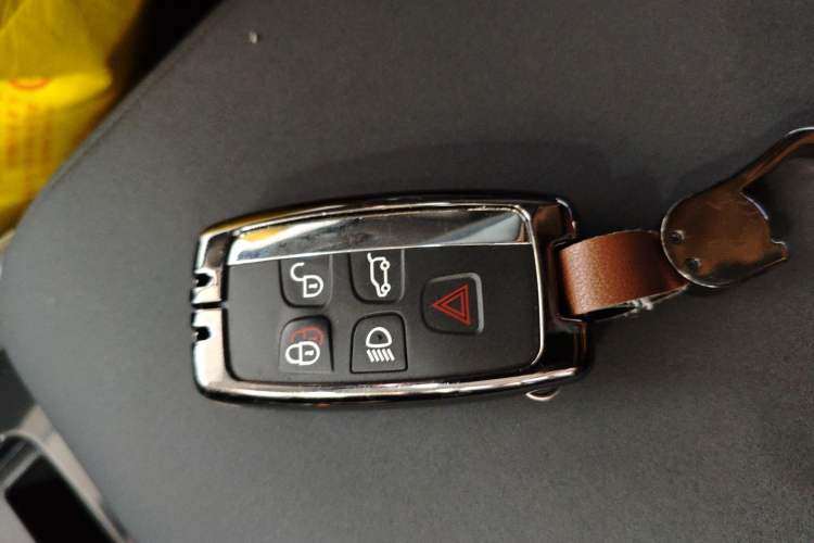 Used Land Rover Discovery 2017 3.0 SC V6 SE