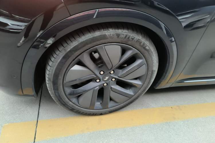 Used Li Auto L8 2024 Ultra Model
