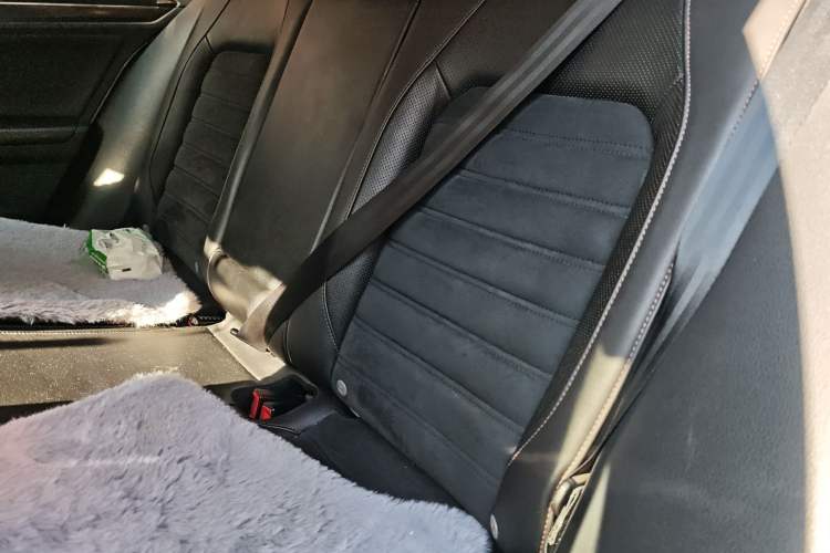 Used Volkswagen Sagitar 2015 230TSI Automatic Luxury Model
