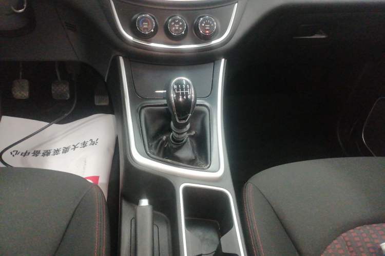 Used Baojun 560 2016 1.8L Manual Comfort Model