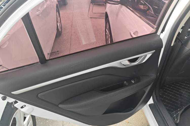 Used Geely Auto Vision 2019 Upgraded Model 1.5L Manual Luxury Version China VI Standard