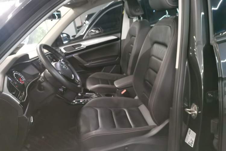 Used Volkswagen Tayron 2019 330TSI Two-Wheel Drive Luxury Model China VI Standard