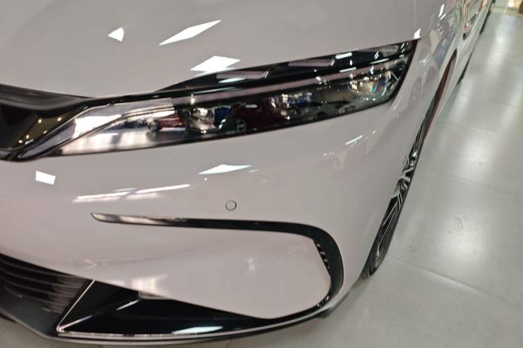 Used BYD Han 2025 EV with 701 km of Laser Radar-Enabled Intelligent Driving
