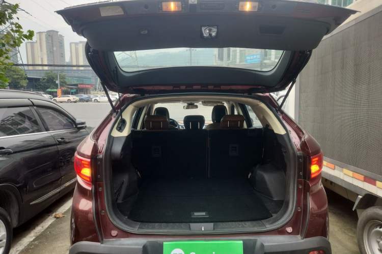 Used Soueast DX7 2015 1.5T Manual Luxury Model
