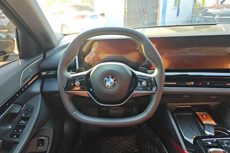 Used BMW 5 Series 2024 525Li Luxury Package
