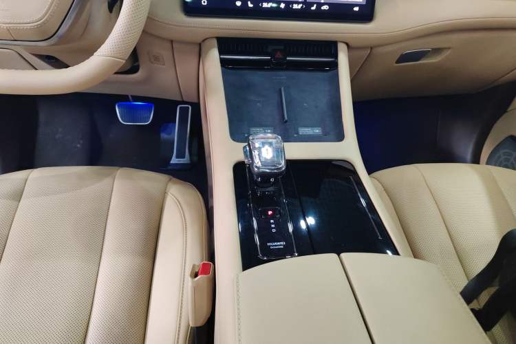 Used Hima AITO M7 2024 1.5T Rear-Drive Plus Version 5 Seats