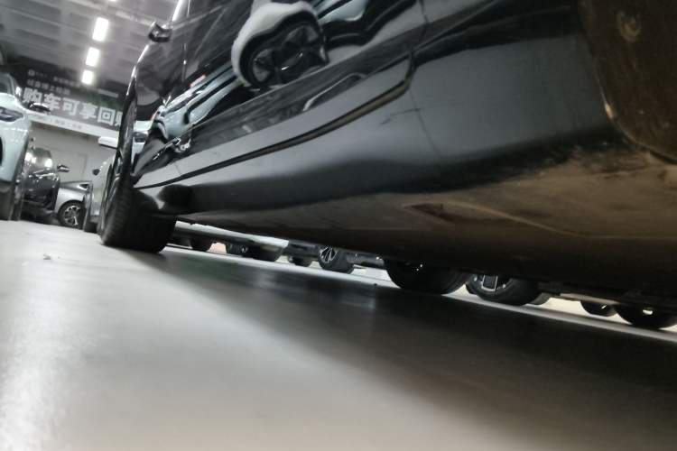 Used  12 2024 700 Three-Laser Rear-Wheel Drive Luxury Edition
