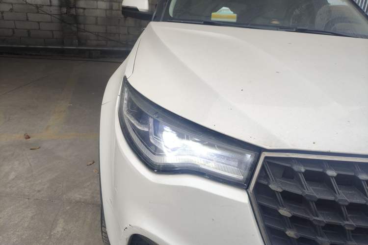 Used Zotye T700 2017 1.8T Dual-Clutch Luxury Model
