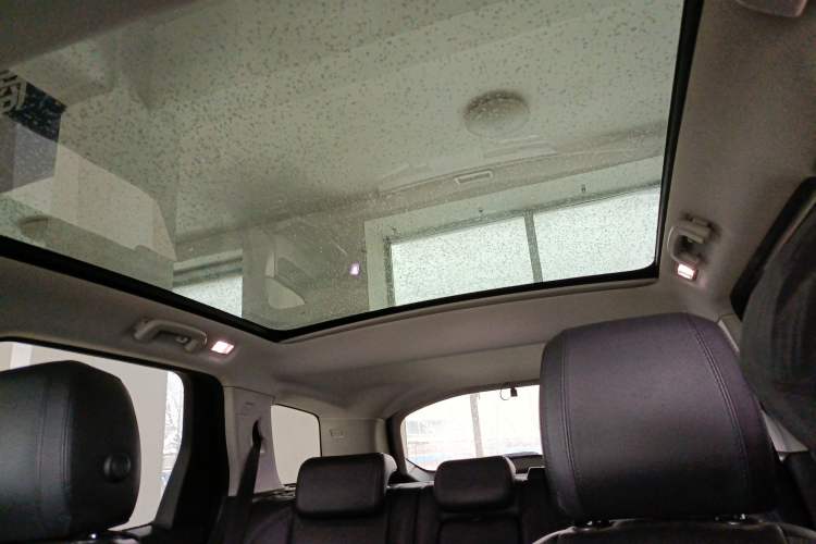 Used Land Rover Discovery Sport 2019 240 PS SE Version China VI Standard
