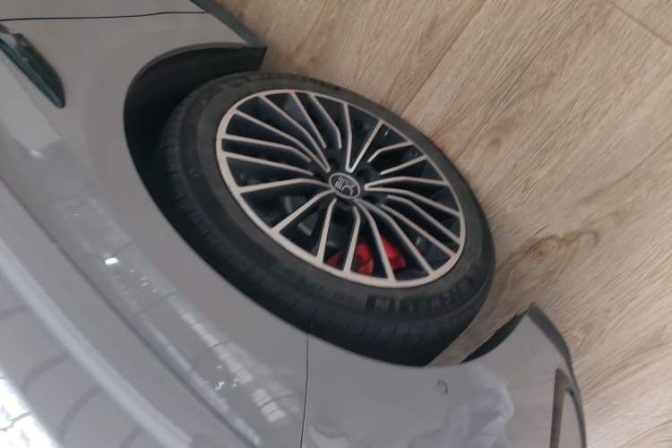 Used BYD Han 2025 EV with 701 km of Laser Radar-Enabled Intelligent Driving