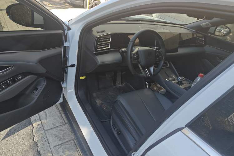 Used BYD Qin L 2024 DM-i 120KM Leading Model
