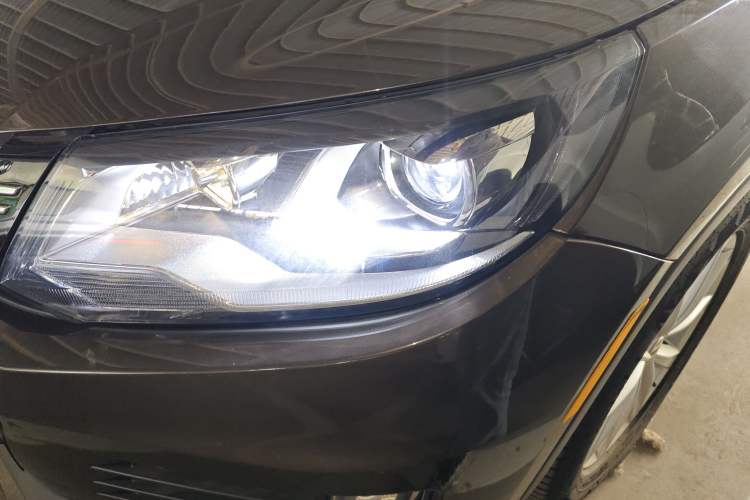 Used Volkswagen Tiguan 2017 300TSI Automatic Two-Wheel Drive Silk Road Luxury Edition
