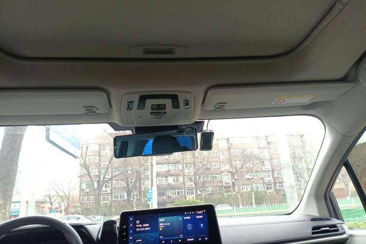 Used Toyota Granvia 2023 2.5L Hybrid Prestige PLUS Edition