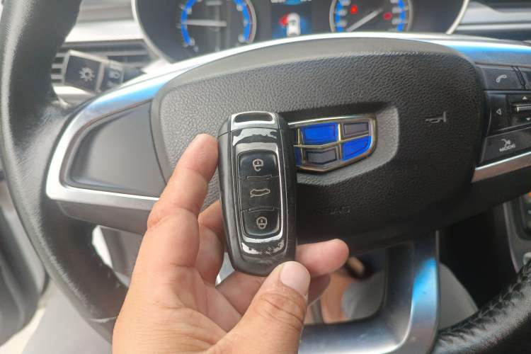 Used Geely Auto Vision S1 2019 Upgraded Model 1.5L Manual Elite Version
