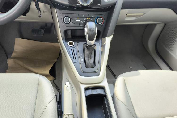 Used Ford Focus 2015 Sedan 1.6L Automatic Comfort Model
