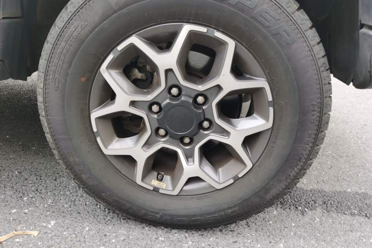 Used  BJ40 2018 PLUS 2.3T Automatic Four-Wheel Drive Flagship Version China V Emission Standard
