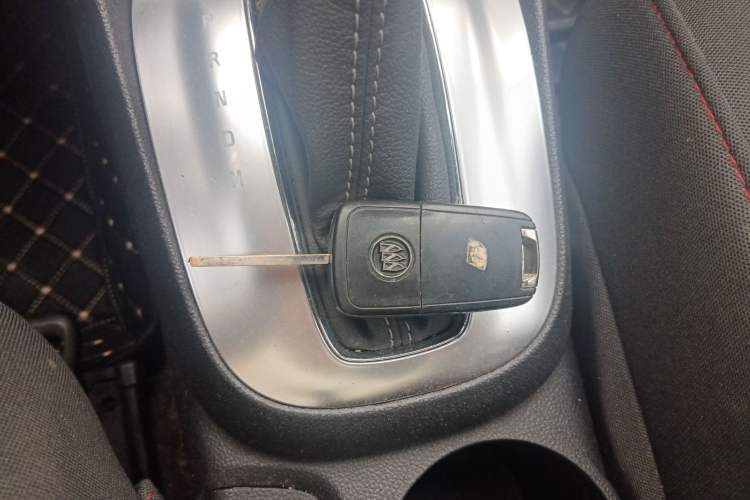 Used Buick Encore 2015 1.4T Automatic Two-Wheel Drive Urban Elite Version
