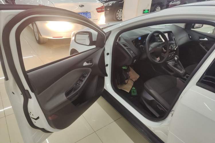 Used Ford Focus 2012 Hatchback 1.6L Automatic Comfort Model
