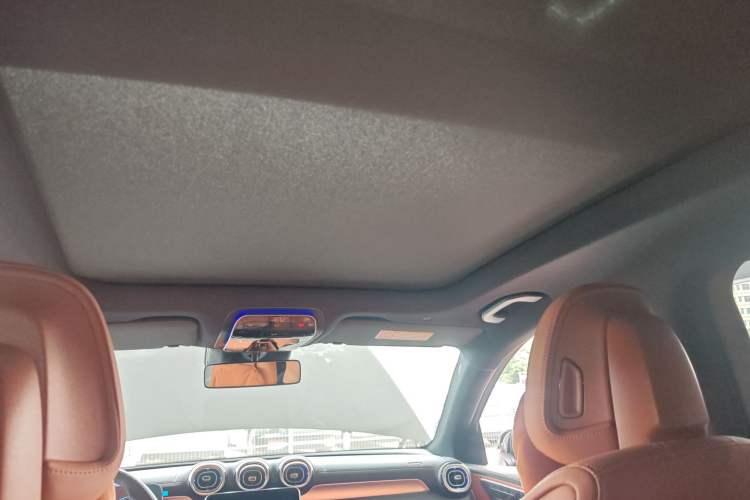 Used Mercedes-Benz GLC 2024 Facelifted GLC 260 L 4MATIC Luxury Version 5 Seats
