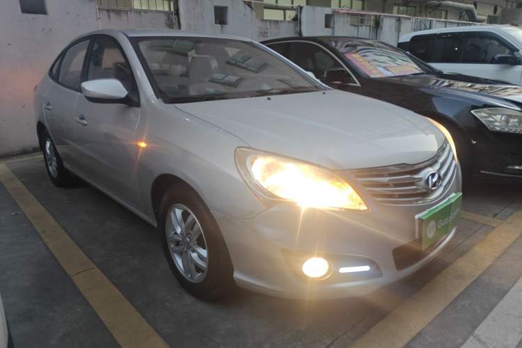 Used Hyundai Celesta 2015 1.6L Automatic Comfort Model
