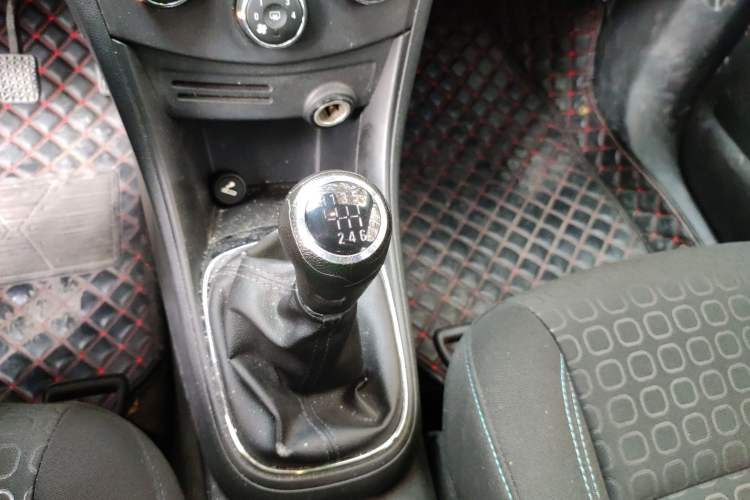 Used Chevrolet Trax 2016 1.4T Manual Two-Wheel Drive Comfort Version with Sunroof