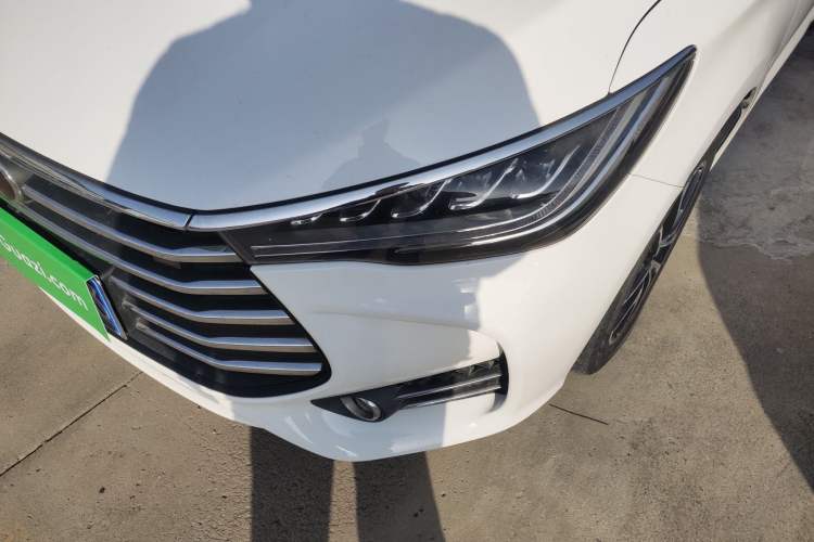 Used BYD Song MAX 2018 1.5T Automatic Smart Connect Elite Model with 6 Seats
