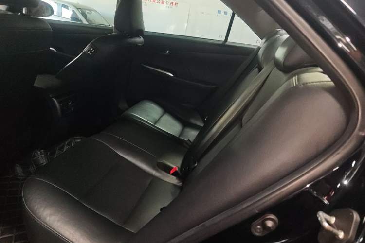 Used Toyota Camry 2015 2.0G Premier Edition
