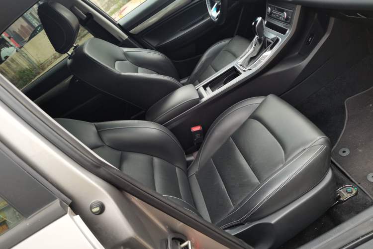 Used Geely Auto Emgrand 2019 Leading Edition 1.5L CVT Luxury Model China VI Standard