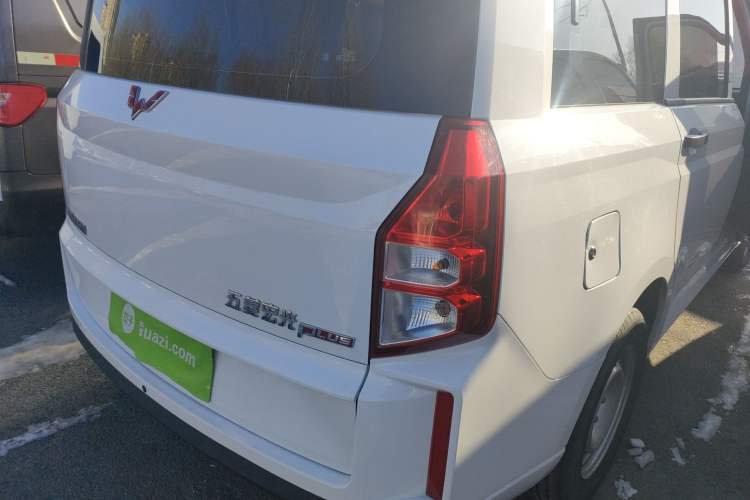 Used Wuling Hongguang PLUS 2020 1.5L Manual Standard Edition 5 Seats
