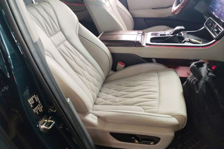 Used GAC Trumpchi GS8 2022 Dual-Engine Series 2.0TM Four-Wheel Drive Prestige Edition (6 Seats)
