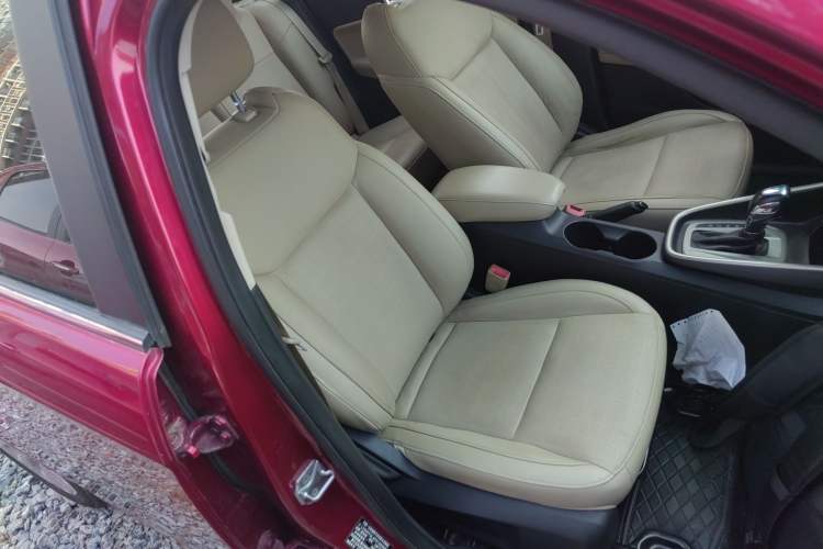 Used Ford Escort 2015 1.5L Automatic Fashion Model
