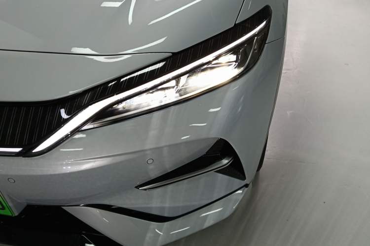 Used BYD Song L EV 2025 Intelligent Driving Version 662 km LiDAR Excellence Edition
