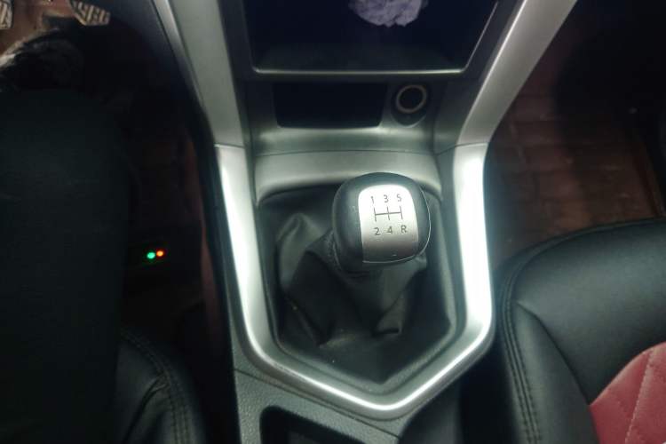 Used Venucia T70 2015 1.6L Manual Ruixing Edition
