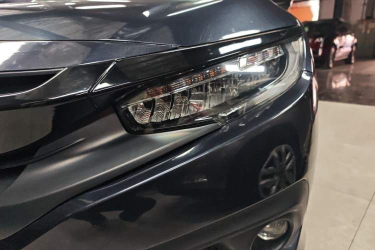 Used Honda Civic 2016 220TURBO CVT Prestige Edition
