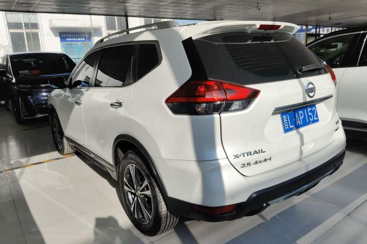 Used Nissan X-Trail 2019 2.5L CVT Smart Connect Luxury Edition 4WD

