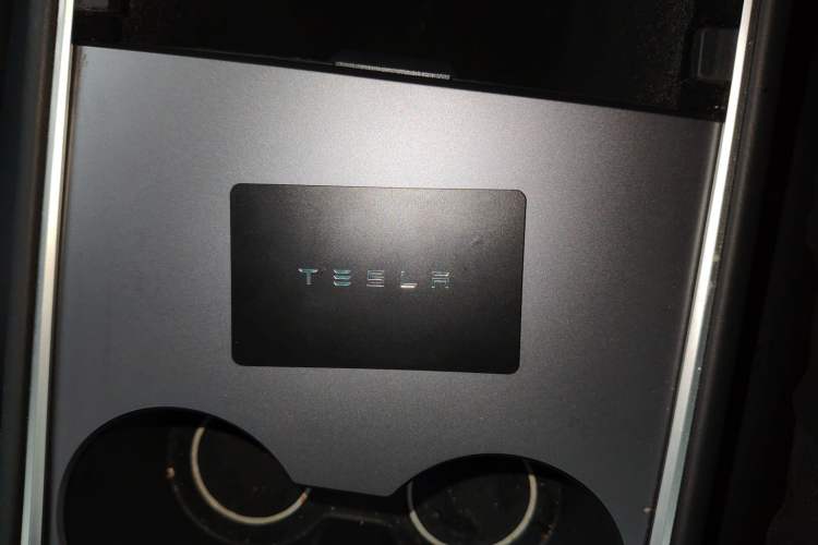 Used Tesla Model Y 2023 Rear-Wheel-Drive Version
