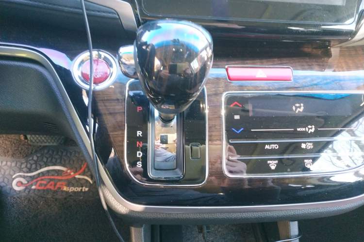 Used Honda Odyssey 2015 Updated Version 2.4L Smart Edition
