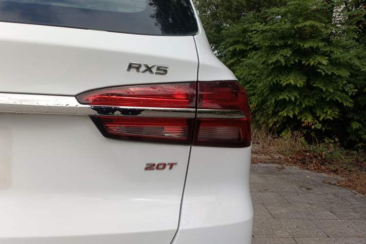 Used Roewe RX5 2018 20T Two-Wheel Drive Manual Flagship Edition
